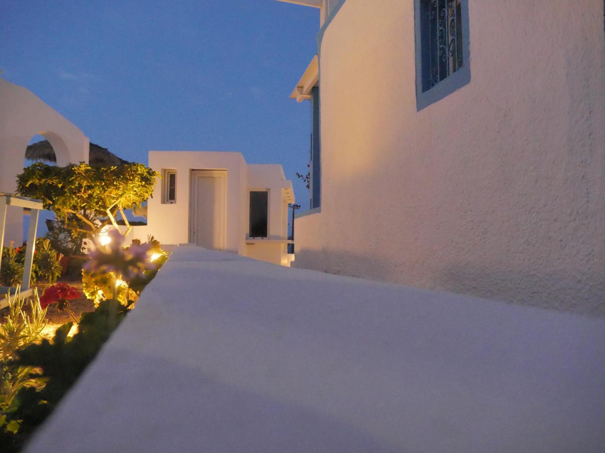 Ancient Thera Studios Kamari&Swimming Pool Exterior foto